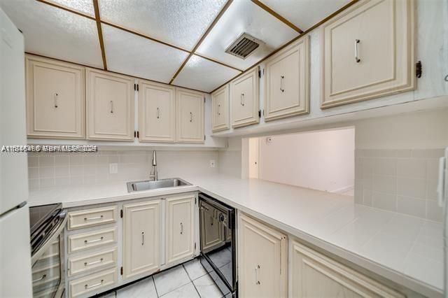 4848 NW 24th Court 230, Lauderdale Lakes, FL 33313