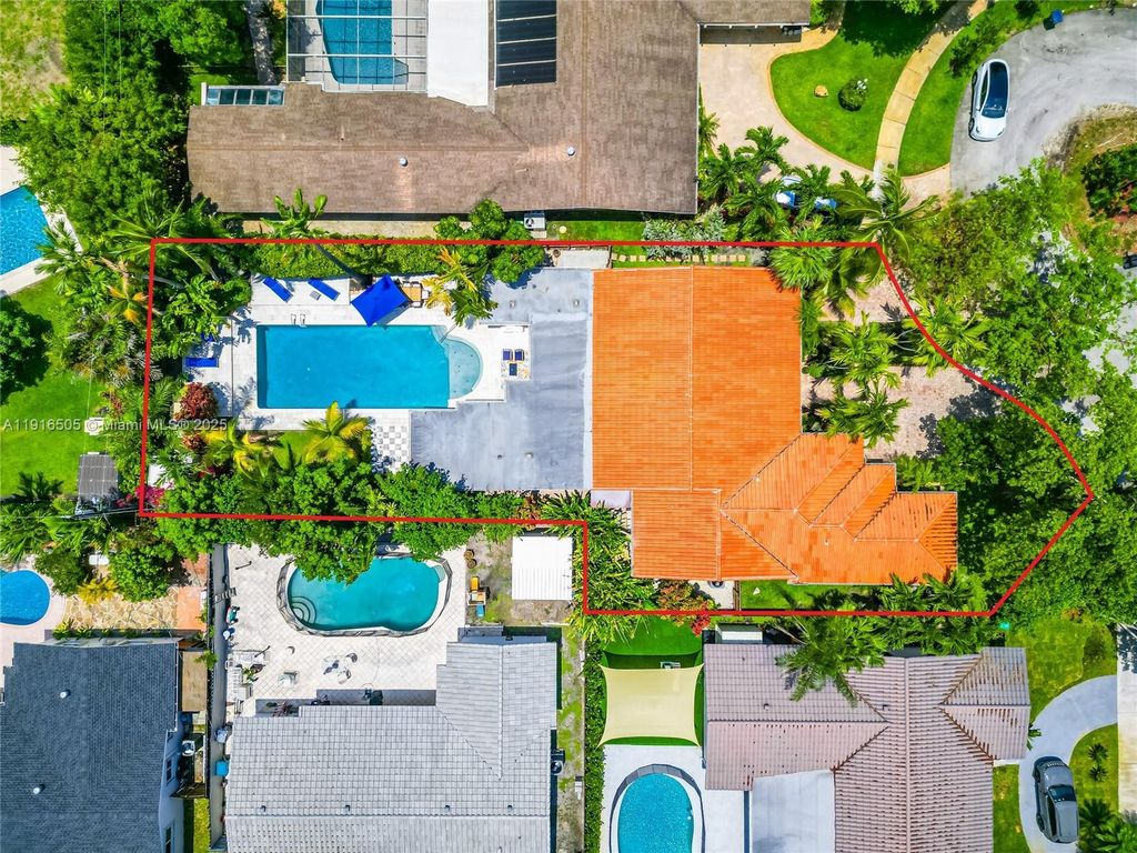 19694 NE 23rd Ct, Miami, FL 33180