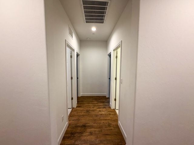 1810 E Monte Vista Avenue, Visalia, CA 93292