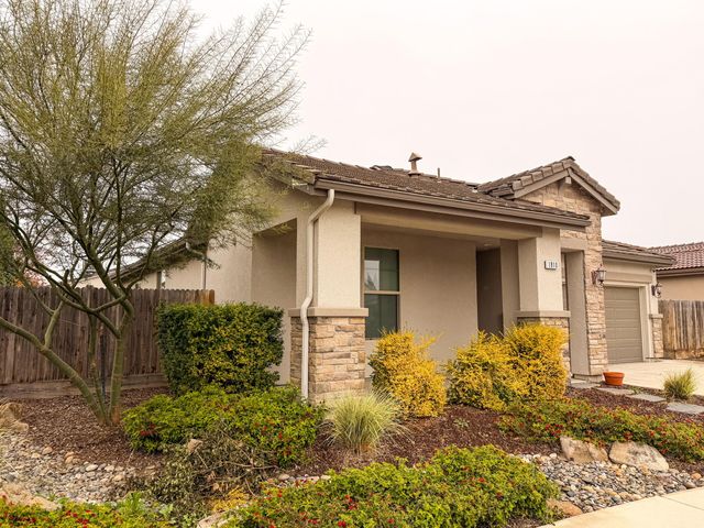 1810 E Monte Vista Avenue, Visalia, CA 93292
