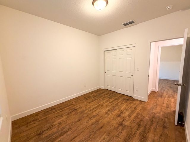 1810 E Monte Vista Avenue, Visalia, CA 93292