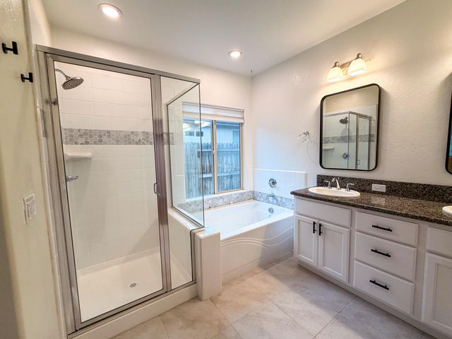 1810 E Monte Vista Avenue, Visalia, CA 93292