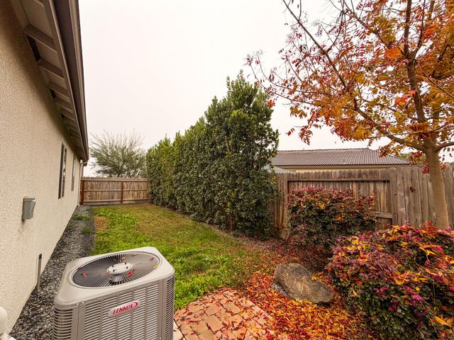 1810 E Monte Vista Avenue, Visalia, CA 93292