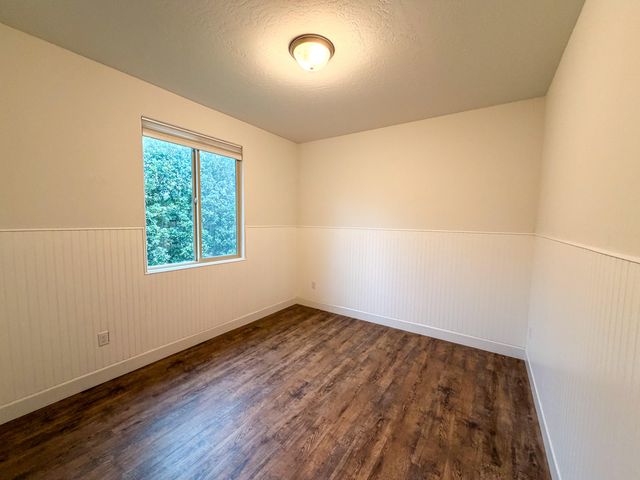 1810 E Monte Vista Avenue, Visalia, CA 93292