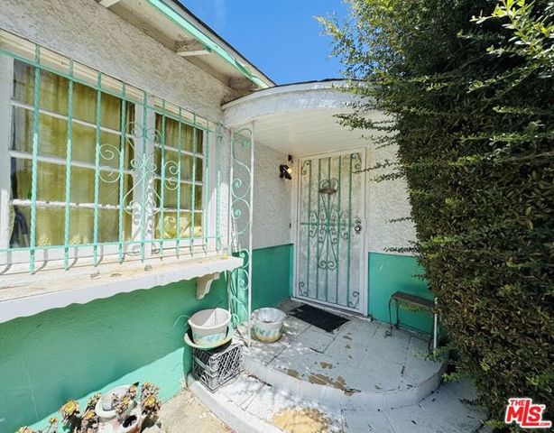 1725 S Highland Avenue, Los Angeles, CA 90019