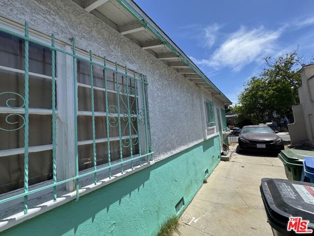 1725 S Highland Avenue, Los Angeles, CA 90019
