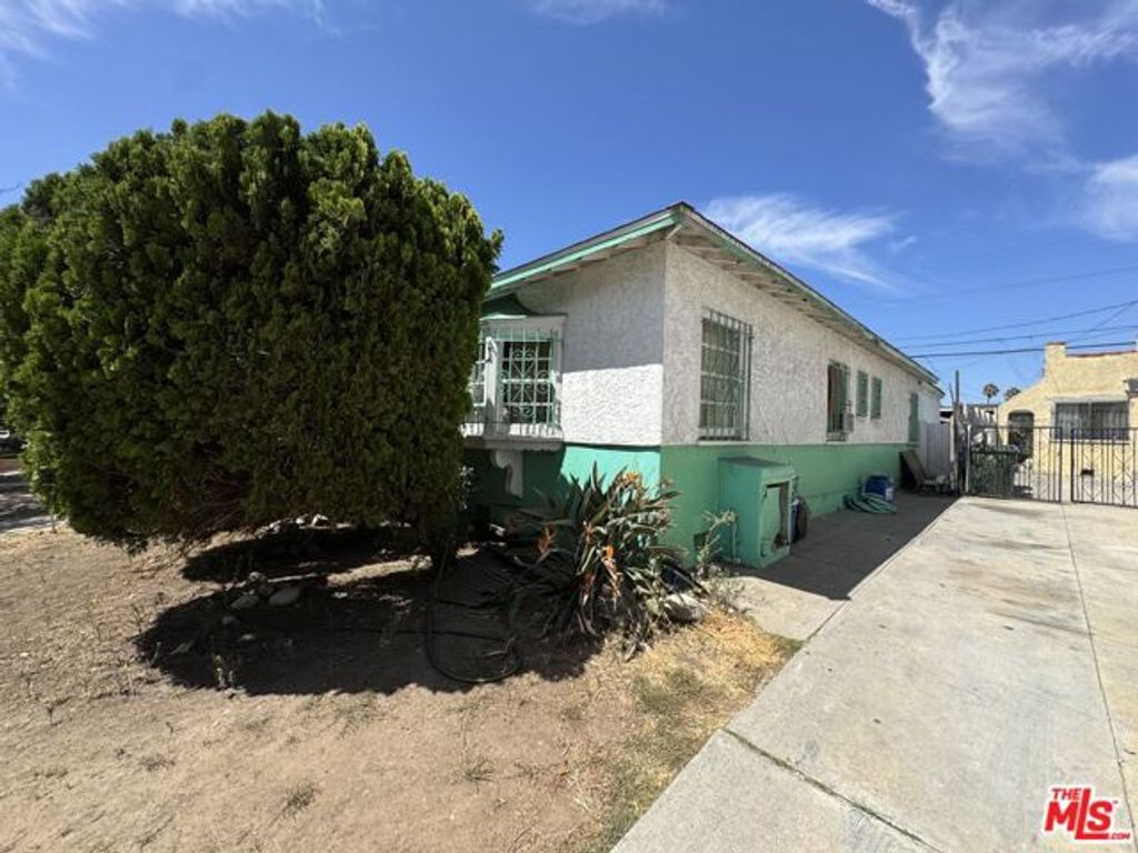 1725 S Highland Avenue, Los Angeles, CA 90019