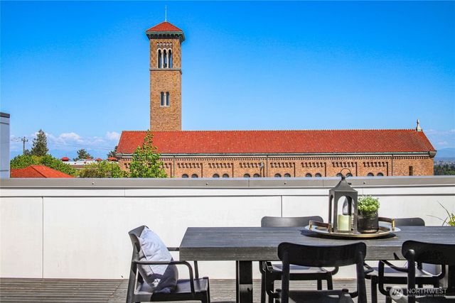 4153 California Avenue SW, Seattle, WA 98116