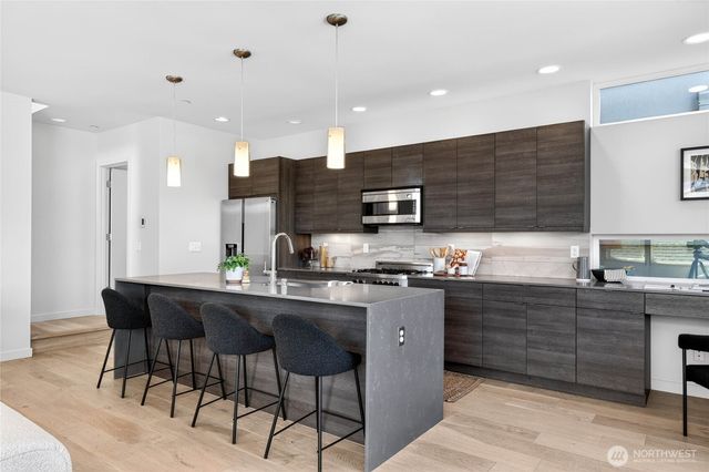 4153 California Avenue SW, Seattle, WA 98116