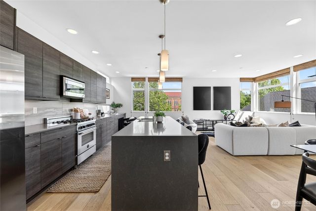 4153 California Avenue SW, Seattle, WA 98116