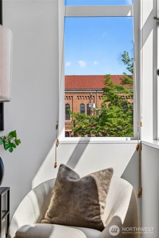 4153 California Avenue SW, Seattle, WA 98116