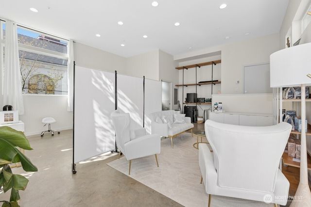 4153 California Avenue SW, Seattle, WA 98116