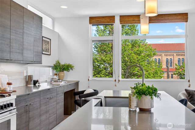 4153 California Avenue SW, Seattle, WA 98116