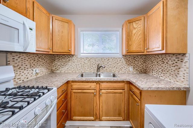 761 Louisa Street, Mount Morris, MI 48458