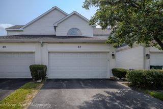 22 S Barton Trail, Batavia, IL 60510
