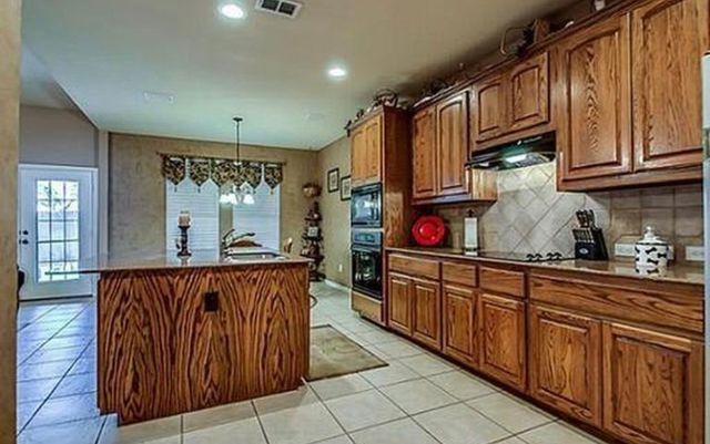 204 Granite Falls Drive, Keller, TX 76248