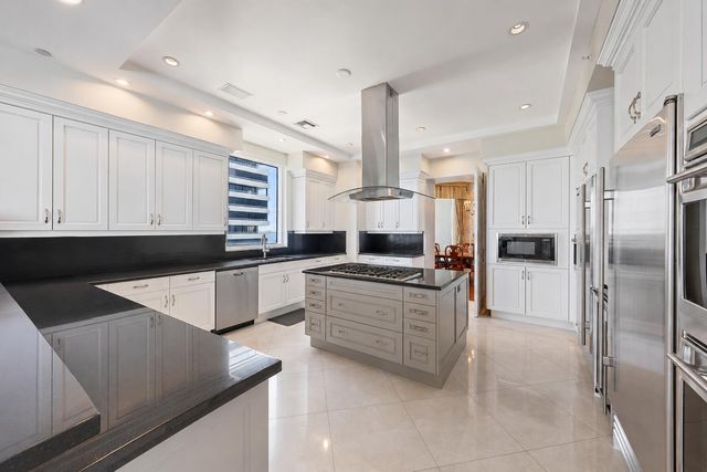 5310 N Ocean Drive 801, Singer Island, FL 33404