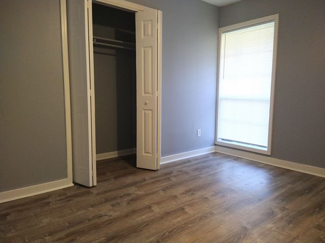 5163 BROKEN OAK DR, Memphis, TN 38127