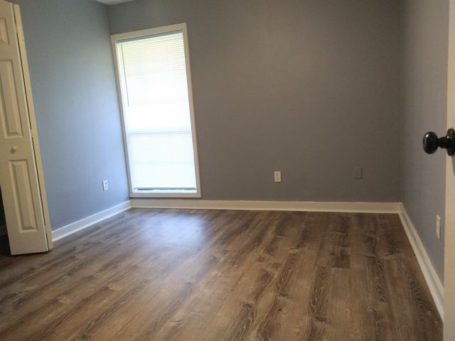 5163 BROKEN OAK DR, Memphis, TN 38127