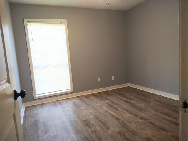 5163 BROKEN OAK DR, Memphis, TN 38127