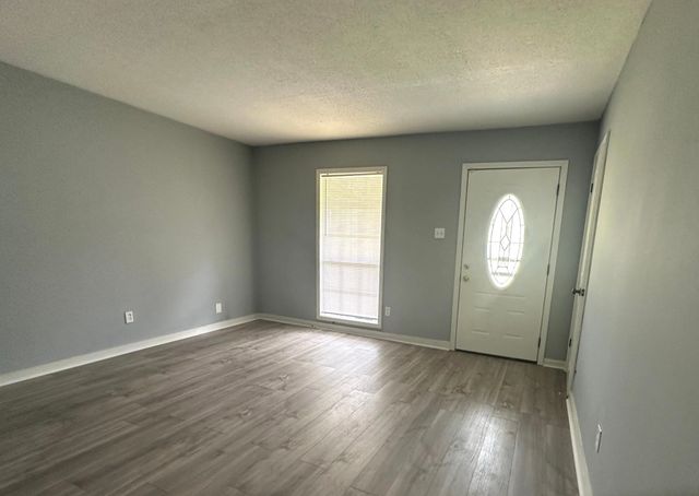 5163 BROKEN OAK DR, Memphis, TN 38127