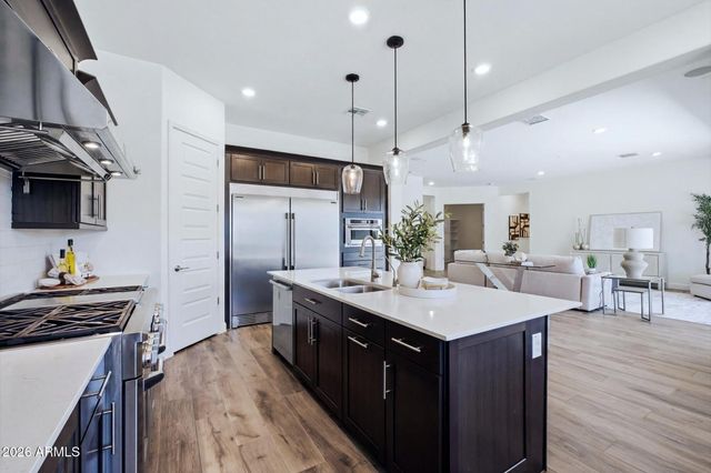2525 E PLEASANT Lane, Phoenix, AZ 85042