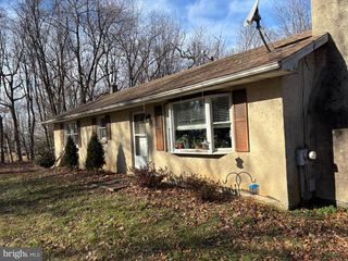 2219 HOMEVILLE RD, Cochranville, PA 19330