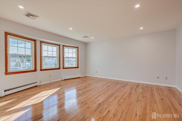 932 Eva Street, Piscataway, NJ 08854
