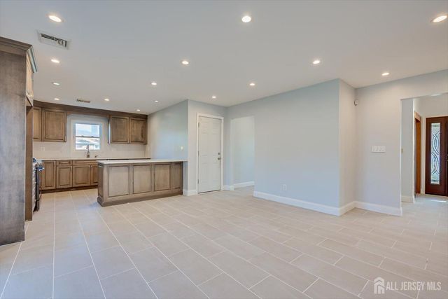 932 Eva Street, Piscataway, NJ 08854