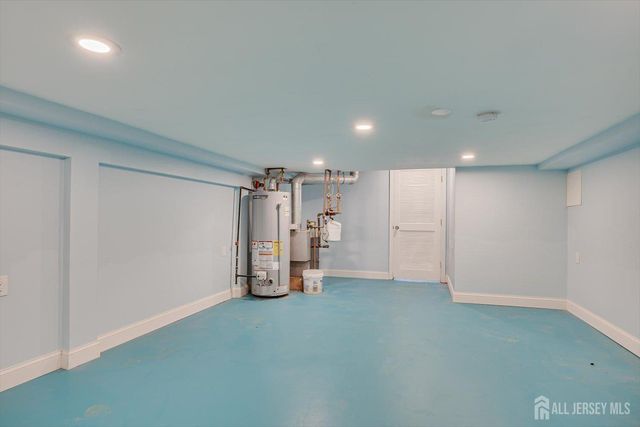932 Eva Street, Piscataway, NJ 08854