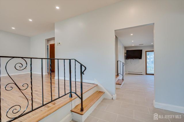 932 Eva Street, Piscataway, NJ 08854