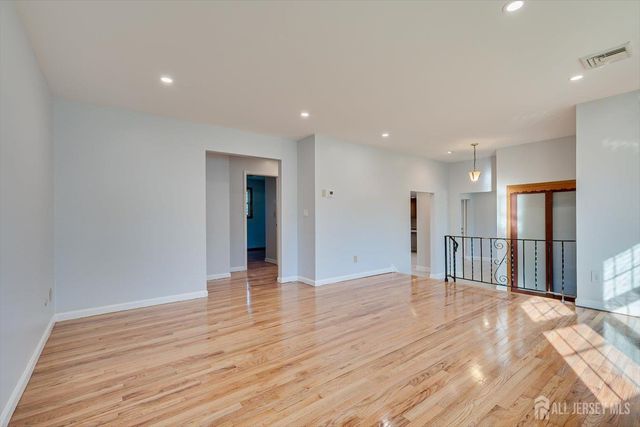 932 Eva Street, Piscataway, NJ 08854