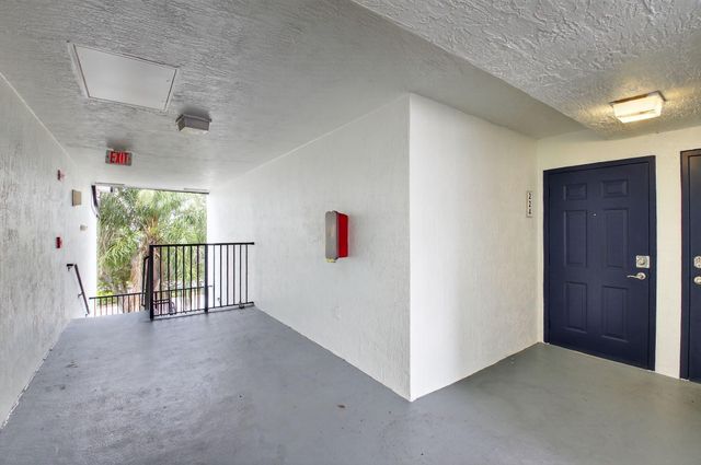 224 Villa Circle 224, Boynton Beach, FL 33435