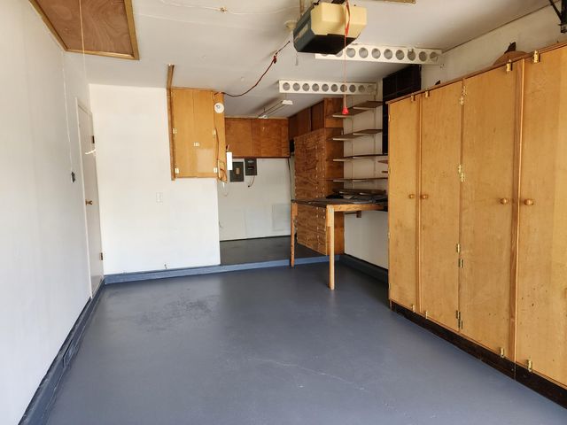 2933 79th Place W, Merrillville, IN 46410
