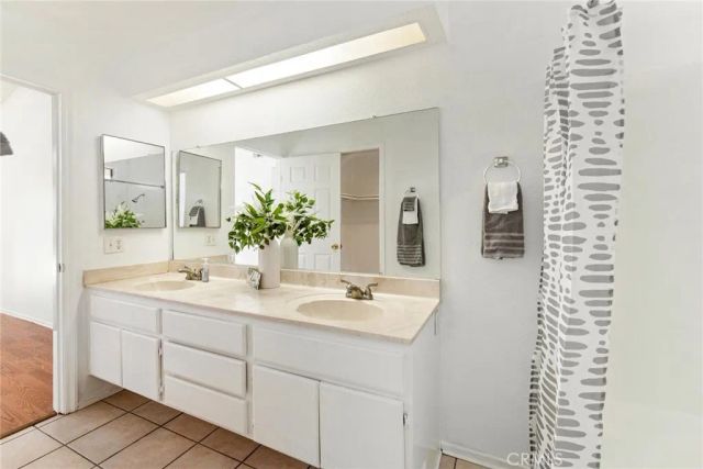 1489 S Palm Avenue, Hemet, CA 92543