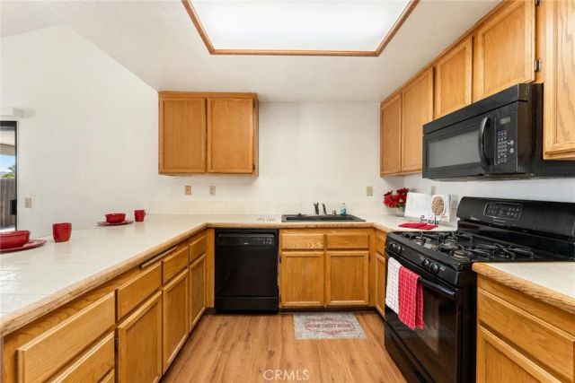 1489 S Palm Avenue, Hemet, CA 92543