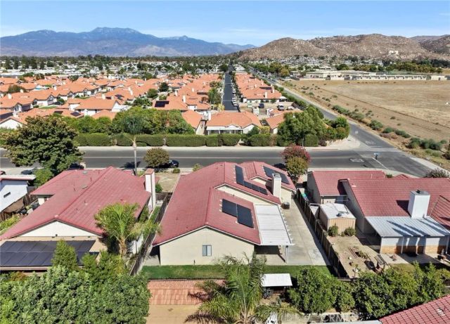 1489 S Palm Avenue, Hemet, CA 92543