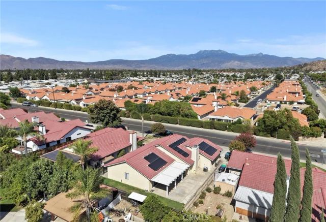 1489 S Palm Avenue, Hemet, CA 92543