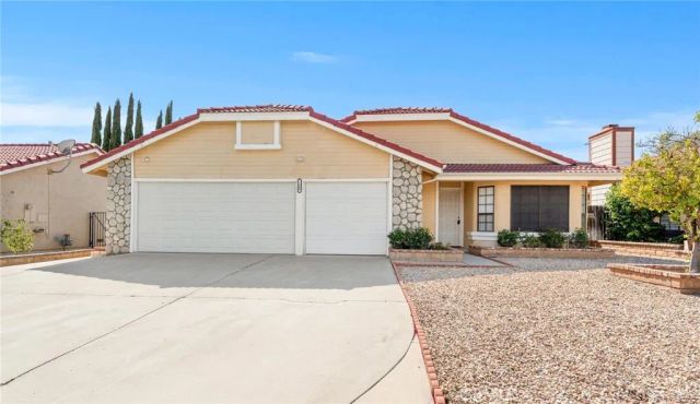 1489 S Palm Avenue, Hemet, CA 92543