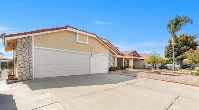 1489 S Palm Avenue, Hemet, CA 92543