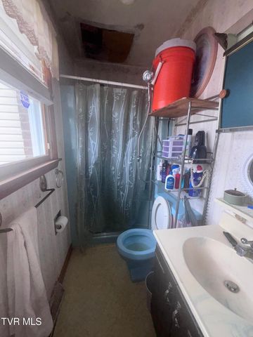 27282 Lee Highway, Abingdon, VA 24211