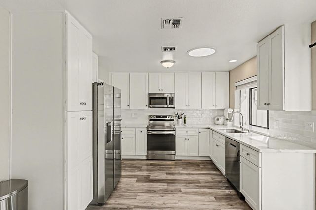 1804 Laurel Oak Dr, Modesto, CA 95354