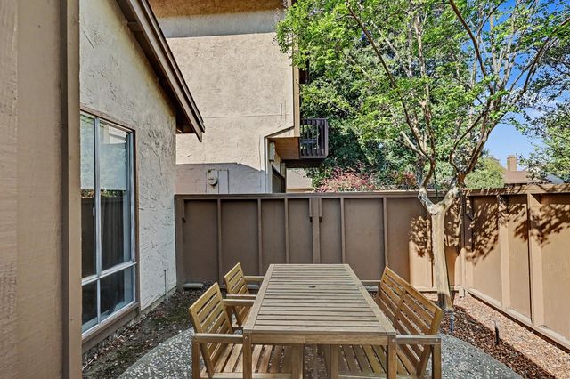 1804 Laurel Oak Dr, Modesto, CA 95354