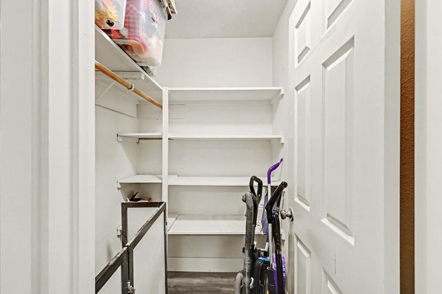 1804 Laurel Oak Dr, Modesto, CA 95354