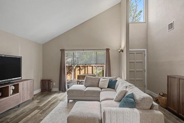 1804 Laurel Oak Dr, Modesto, CA 95354