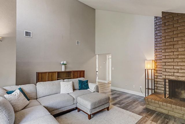 1804 Laurel Oak Dr, Modesto, CA 95354