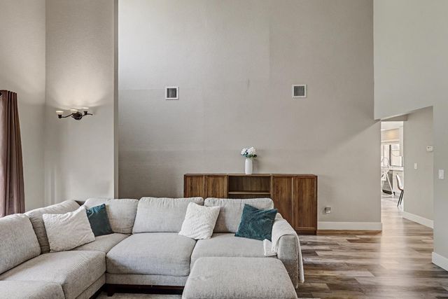 1804 Laurel Oak Dr, Modesto, CA 95354