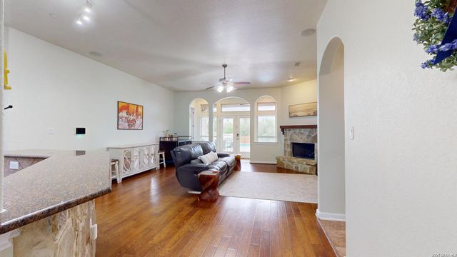 10111 Shallow Bank, Converse, TX 78109