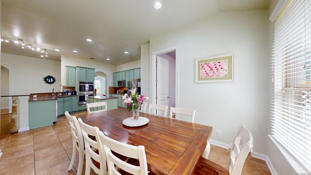 10111 Shallow Bank, Converse, TX 78109