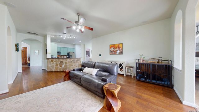 10111 Shallow Bank, Converse, TX 78109